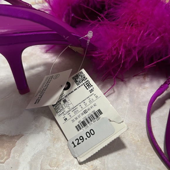 Fuchsia sling back heels with feathers by Zara - Picture 10 of 10